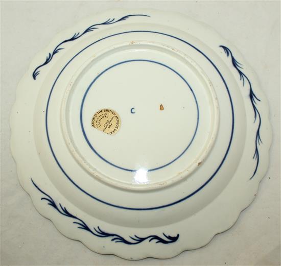 A Caughley powder blue scalloped plate, c.1780, 22cm